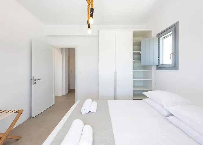 דירה Agkairia´s House *