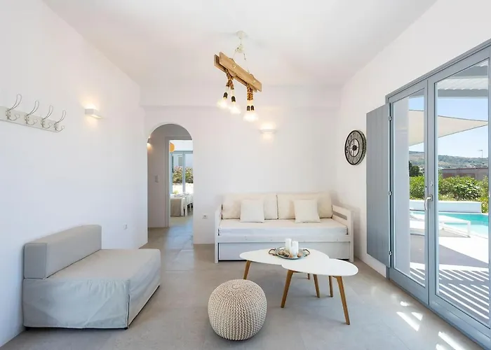 דירה Agkairia´s House